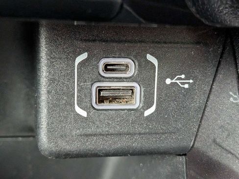 Used 2024 Jeep Compass Latitude AWD/4WD image 21