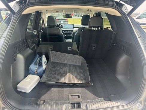 Certified 2024 Ford Escape Platinum w/ Class II Trailer Tow Package AWD/4WD image 30