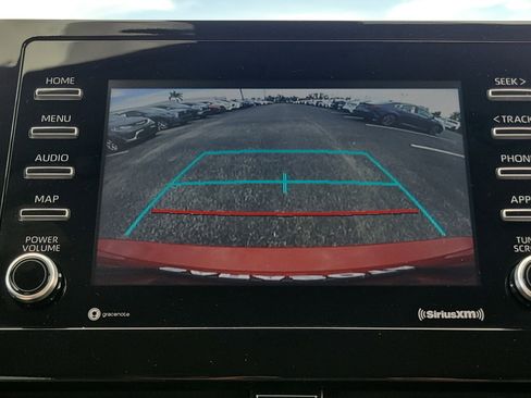 Used 2021 Toyota Camry SE image 27