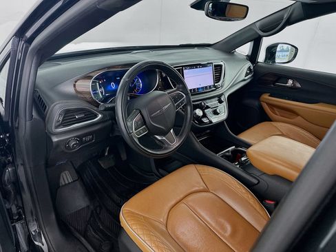 Used 2022 Chrysler Pacifica Pinnacle FWD image 9
