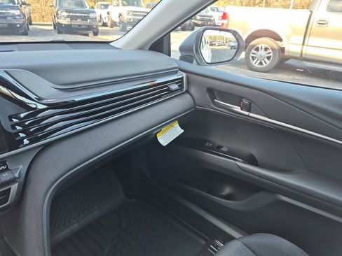 Used 2026 Toyota Camry LE image 18