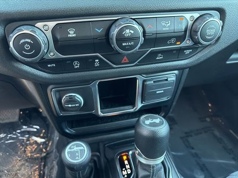 Used 2024 Jeep Wrangler Unlimited Sport AWD/4WD image 33
