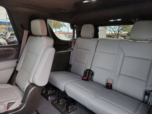 Used 2024 Chevrolet Tahoe Z71 w/ Off-Road Capability Package image 10