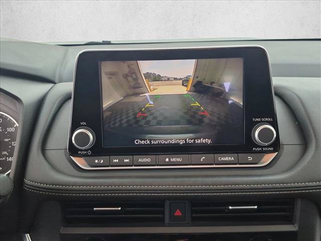 Used 2025 Nissan Rogue SV FWD image 13