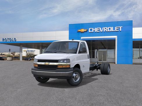 New 2026 Chevrolet Express 3500 w/ Power Convenience Package RWD image 8