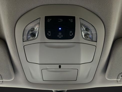 Used 2024 Chrysler Pacifica Touring-L FWD image 30
