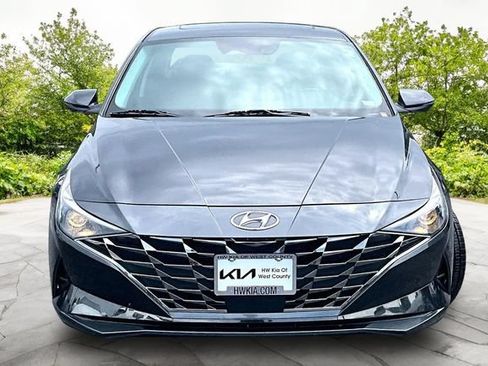 Used 2021 Hyundai Elantra SEL w/ Convenience + Premium Package FWD image 3