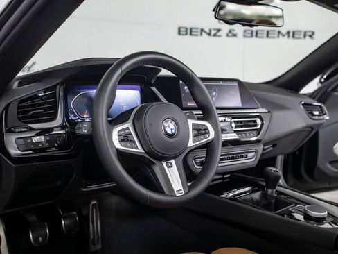 Used 2025 BMW Z4 M40i w/ Edition image 25