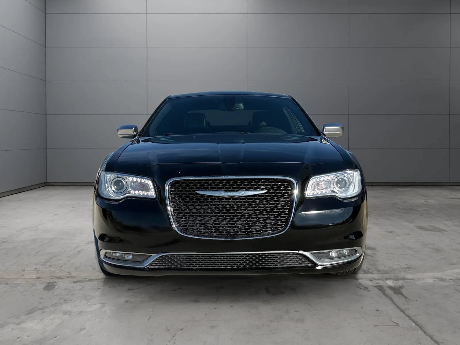 Used 2017 Chrysler 300 C Platinum AWD/4WD image 2
