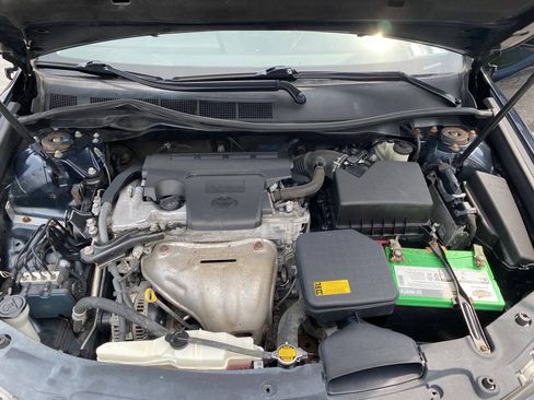 Used 2014 Toyota Camry SE FWD image 32
