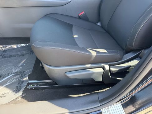 Used 2025 Nissan Sentra SV FWD image 10
