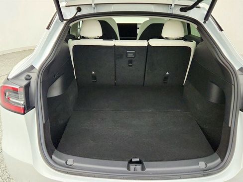 Used 2022 Tesla Model Y Performance AWD/4WD image 27