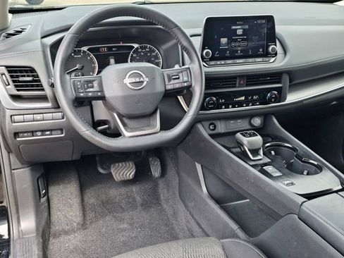 Used 2026 Nissan Rogue SV FWD image 33