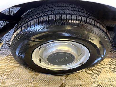 Used 1999 GMC Safari image 17