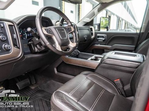 Used 2019 GMC Sierra 2500 Denali w/ Duramax Plus Package AWD/4WD image 21