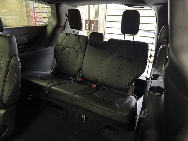 New 2026 Chrysler Pacifica Select w/ S Appearance Package FWD image 35