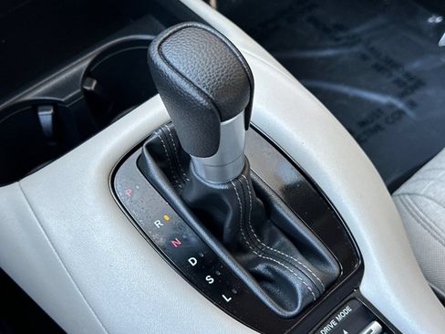 Used 2023 Honda HR-V LX image 27
