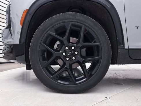 Used 2024 Chevrolet Traverse RS w/ LPO, Floor Liner Package AWD/4WD image 16