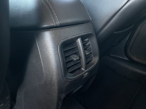 Used 2020 Jeep Cherokee Latitude Plus image 27