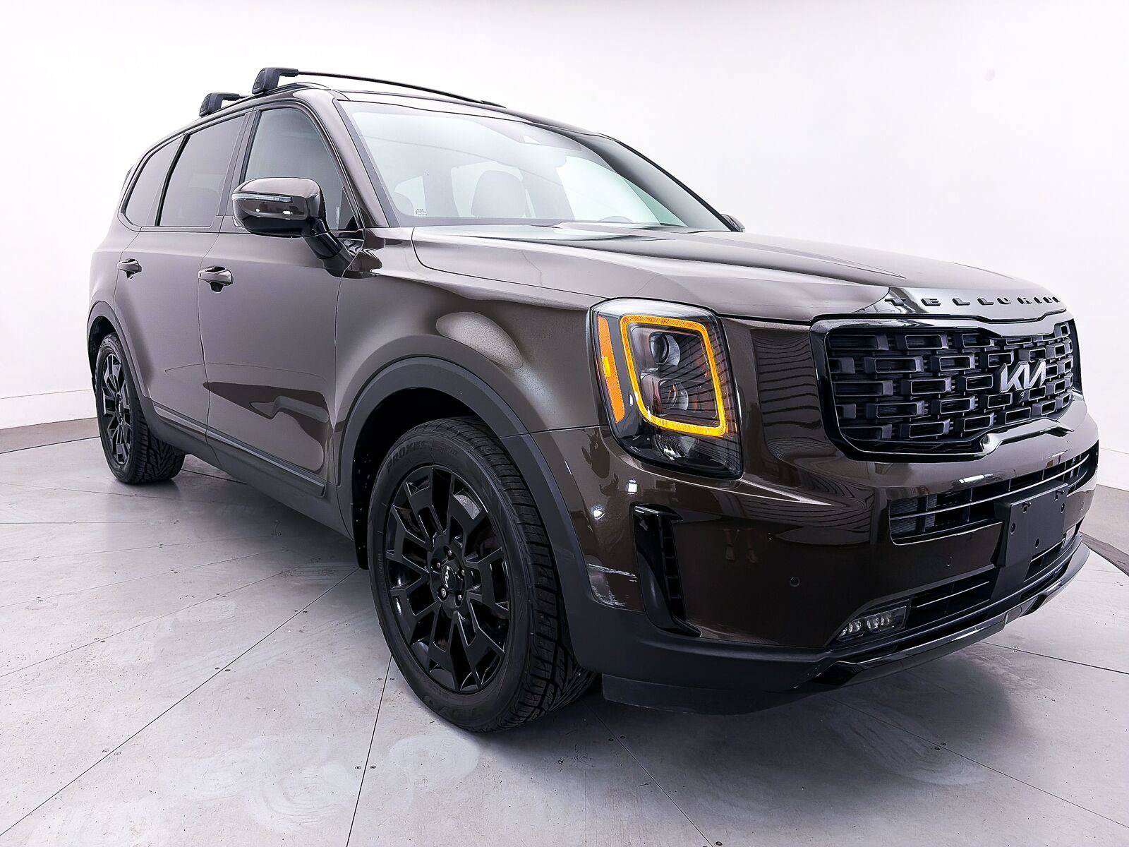 Used 2022 Kia Telluride SX w/ SX Prestige Package AWD/4WD image 11