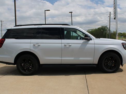 Used 2025 Ford Expedition Active AWD/4WD image 4