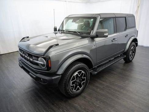 Used 2024 Ford Bronco Outer Banks AWD/4WD image 3