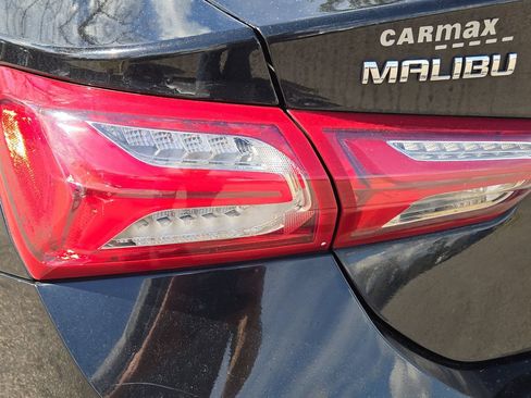 Used 2021 Chevrolet Malibu LT FWD image 11