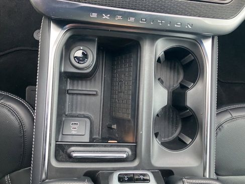 Used 2025 Ford Expedition Max Platinum w/ Stealth Performance Package image 26