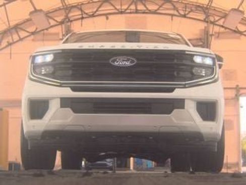 Used 2025 Ford Expedition Max Platinum AWD/4WD image 9
