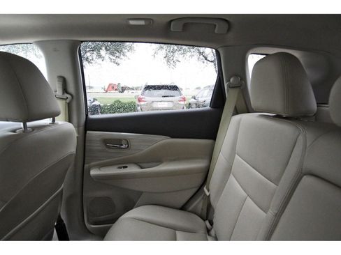 Used 2018 Nissan Murano Platinum w/ Cargo Package FWD image 11