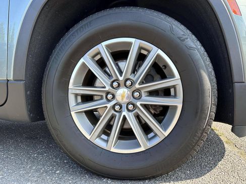 Used 2023 Chevrolet Traverse LT AWD/4WD image 6