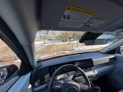 Used 2025 Hyundai Kona SEL image 31