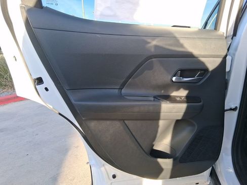 New 2026 Nissan Kicks SR w/ Cold Weather Package image 24