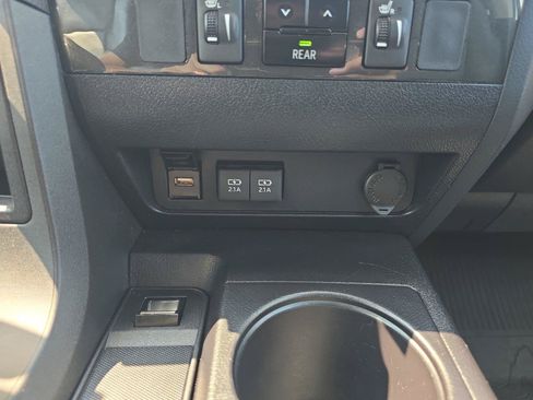Used 2020 Toyota Sequoia TRD Pro AWD/4WD image 28