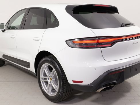 Used 2025 Porsche Macan image 17