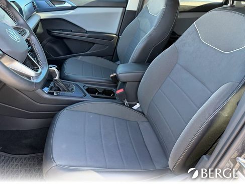 Used 2023 Volkswagen Taos SE image 22