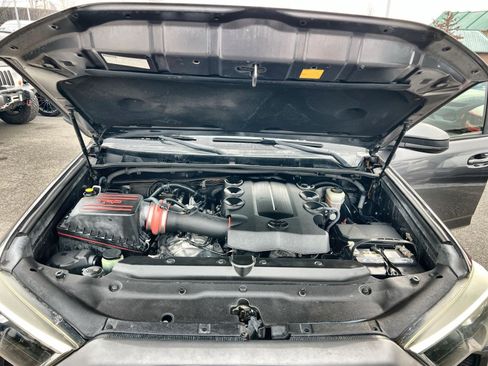 Used 2016 Toyota 4Runner SR5 image 26