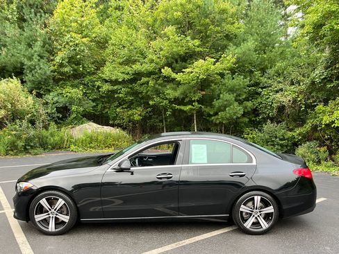 Used 2022 Mercedes-Benz C 300 4MATIC Sedan image 2