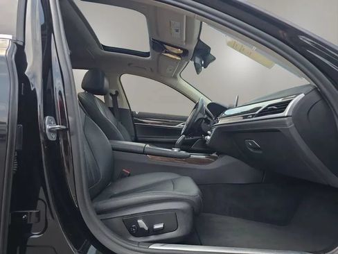 Used 2019 BMW 740i w/ Cold Weather Package RWD image 51