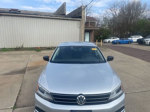 Used 2016 Volkswagen Jetta S image 10