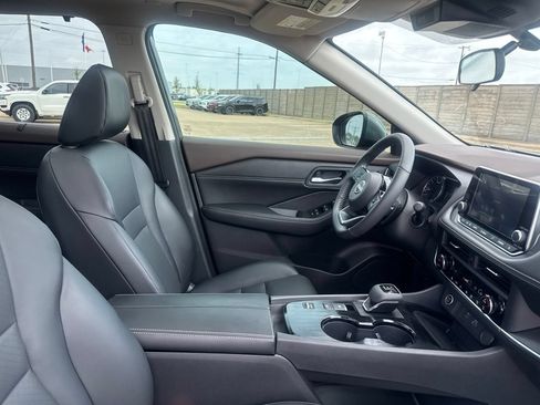 Certified 2023 Nissan Rogue SV w/ SV Premium B Package FWD image 28