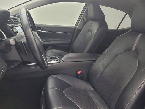 Used 2018 Toyota Camry XSE image 17