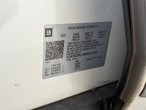 Used 2021 GMC Yukon Denali w/ Advanced Technology Package image 9