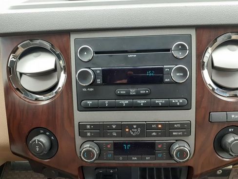 Used 2011 Ford F350 Lariat w/ Lariat Interior Pkg image 6