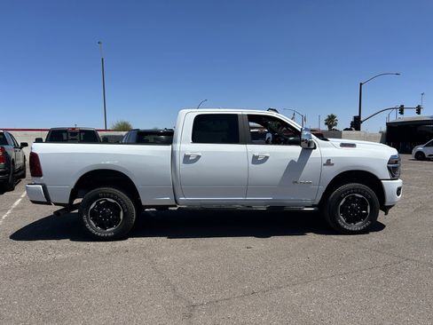 Used 2025 RAM 2500 Laramie AWD/4WD image 5