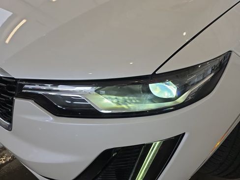 Certified 2022 Cadillac XT6 Luxury w/ LPO, Floor Liner Package image 33