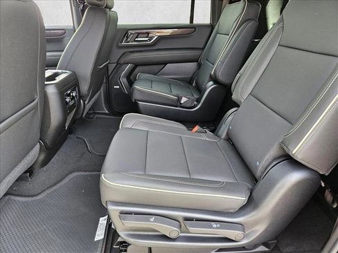 New 2026 GMC Yukon XL Elevation AWD/4WD image 16