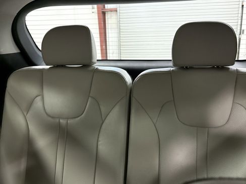 Used 2023 Kia Sorento SX Prestige image 20