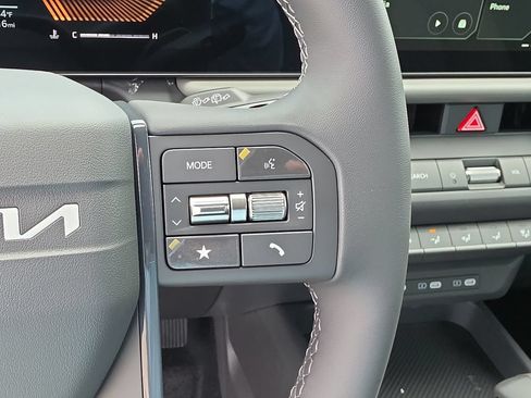 New 2027 Kia Seltos LX FWD image 30
