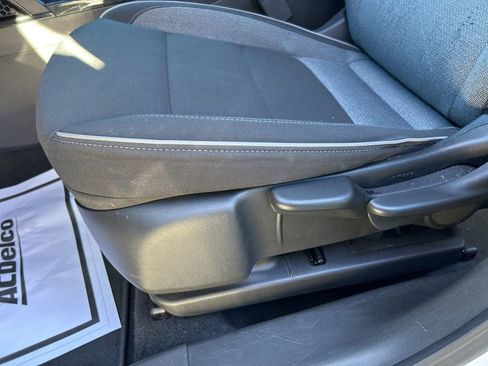 Used 2024 Chevrolet TrailBlazer LT AWD/4WD image 21